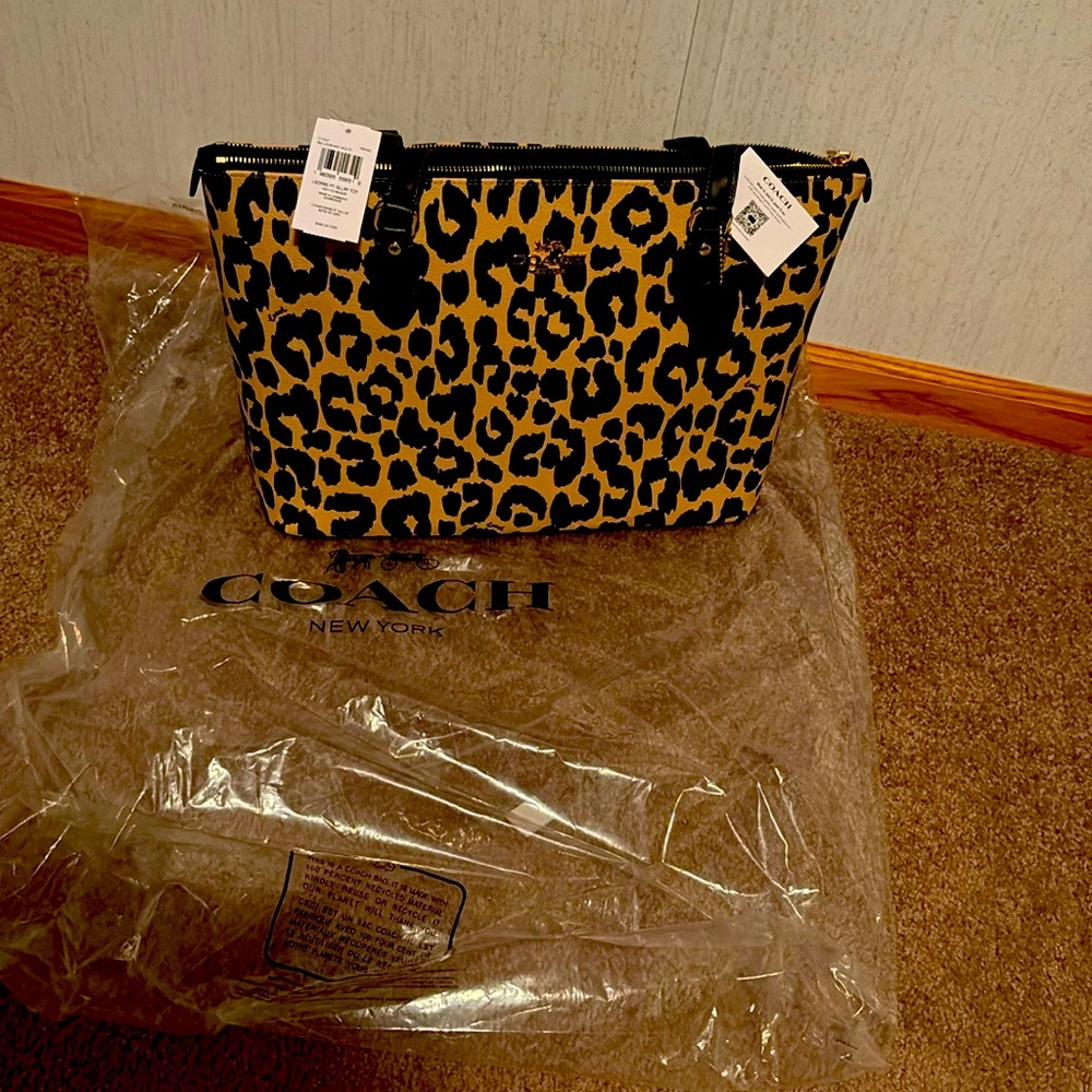 Coach Gallery Tote NWT